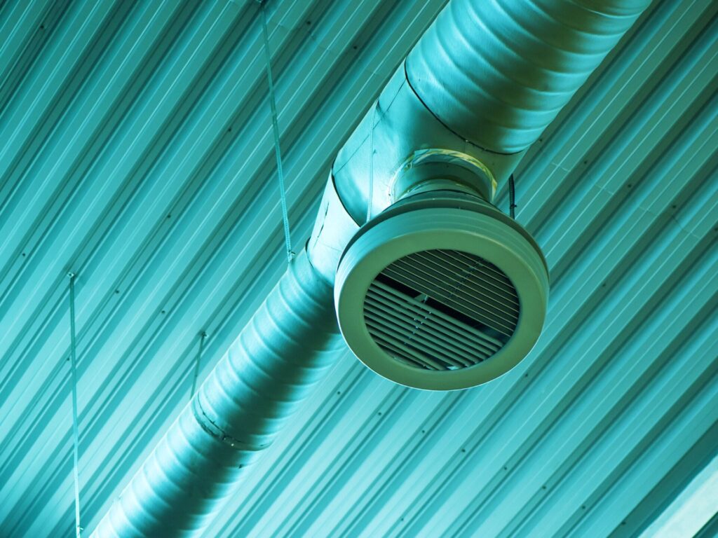 Tudo sobre ventilação industrial: tipos, funcionamento e exemplos